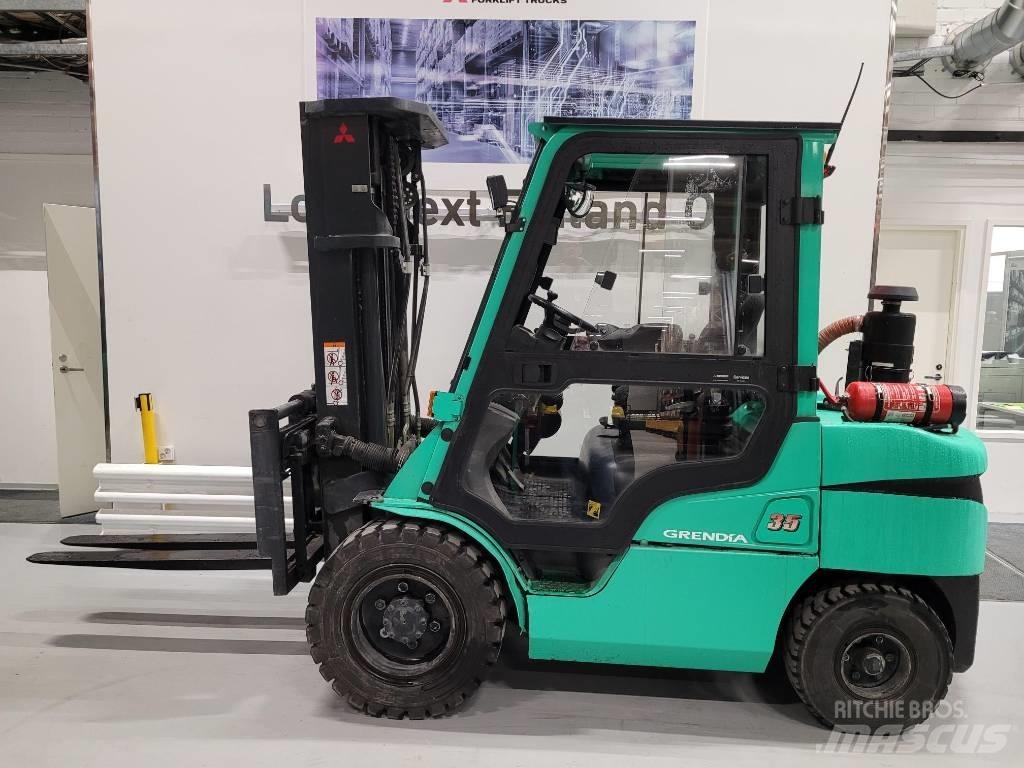 Mitsubishi FD35NTD Diesel trucks