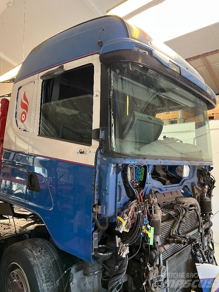 Scania CG19H Cabins and interior