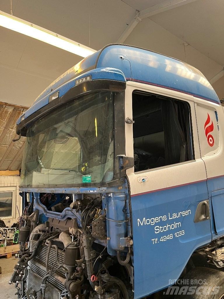 Scania CG19H Cabins and interior