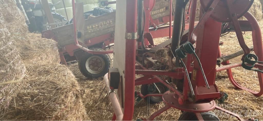 Kverneland 8090 Rakes and tedders
