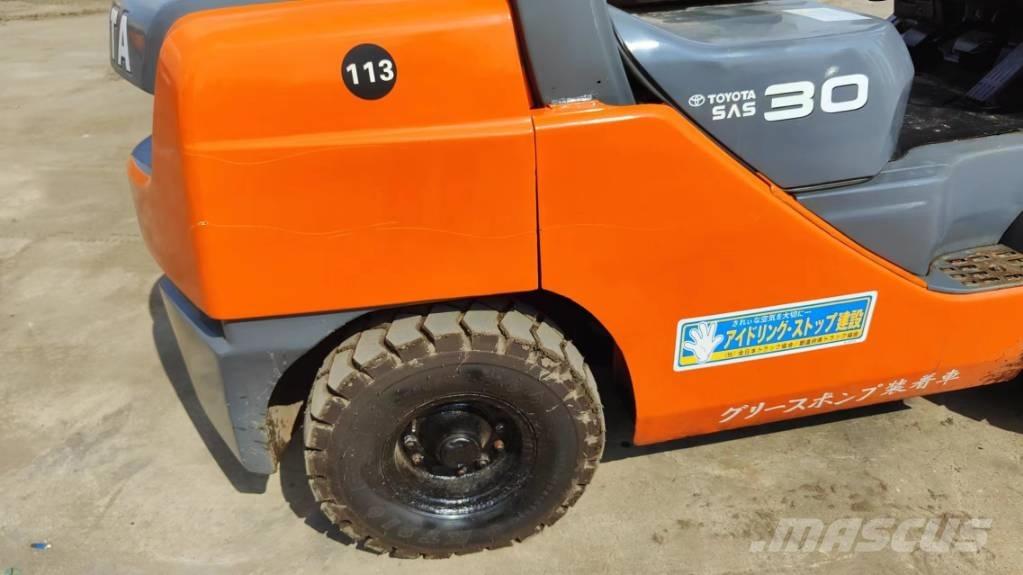 Toyota FD30 Diesel trucks