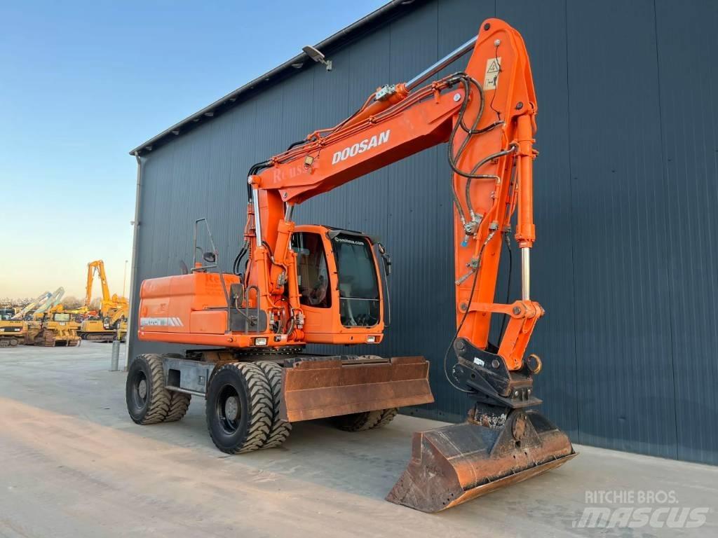 Doosan DX 170 W Wheeled excavators