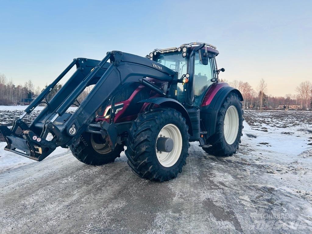 Valtra T 215 Active Tractors