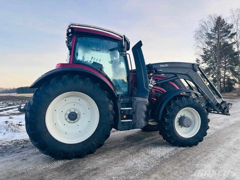 Valtra T 215 Active Tractors