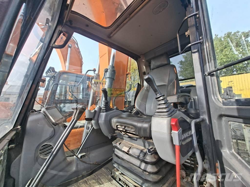 Doosan DX 140 LC Crawler excavators