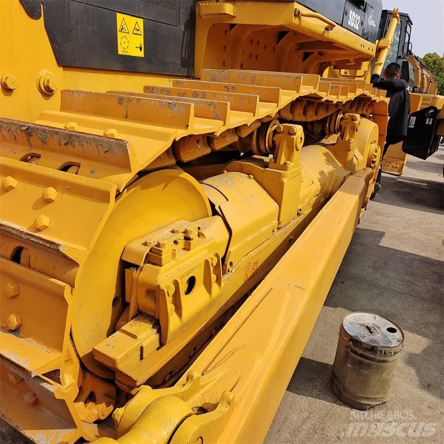 Shantui SD 32 Crawler dozers