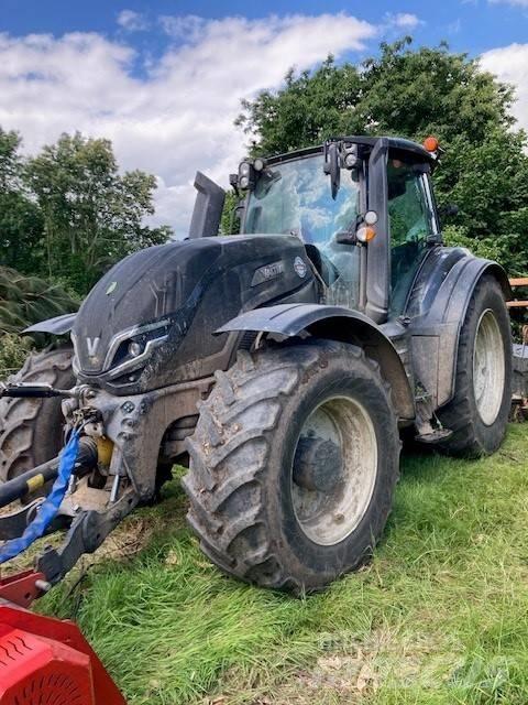 Valtra T235V Tractors