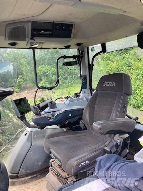 Valtra T235V Tractors