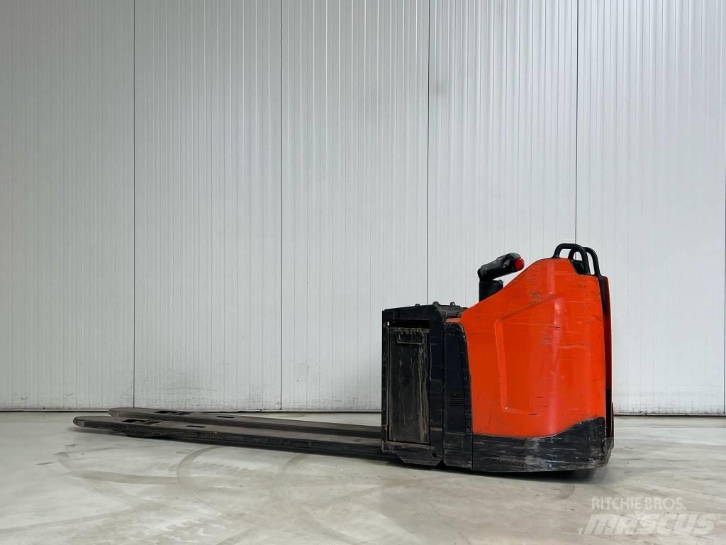 BT LPE250 Low lift with platform