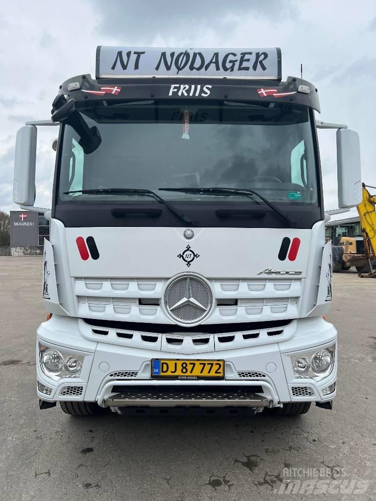 Mercedes-Benz 3246 Truck mounted cranes