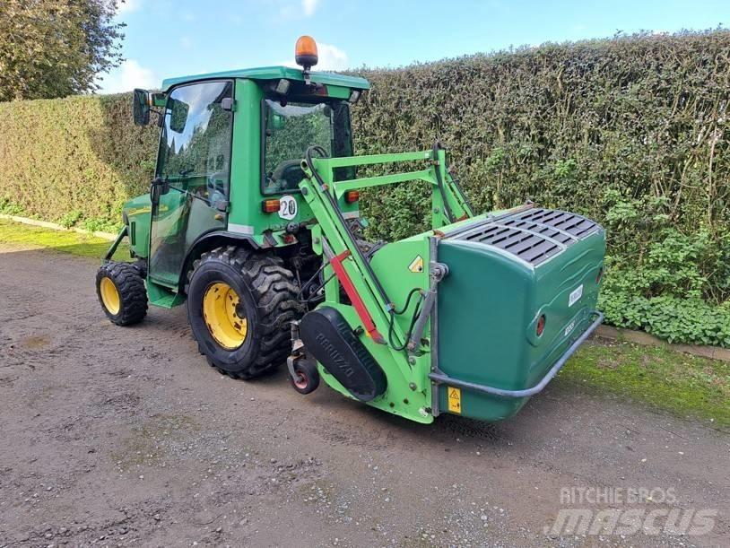 John Deere 2520 Compact tractors