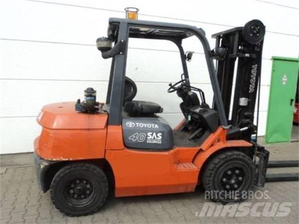 Toyota 02-7FD35 Diesel trucks