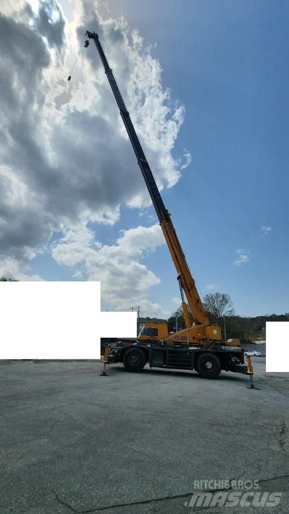 Kato SS 500 Rough terrain cranes