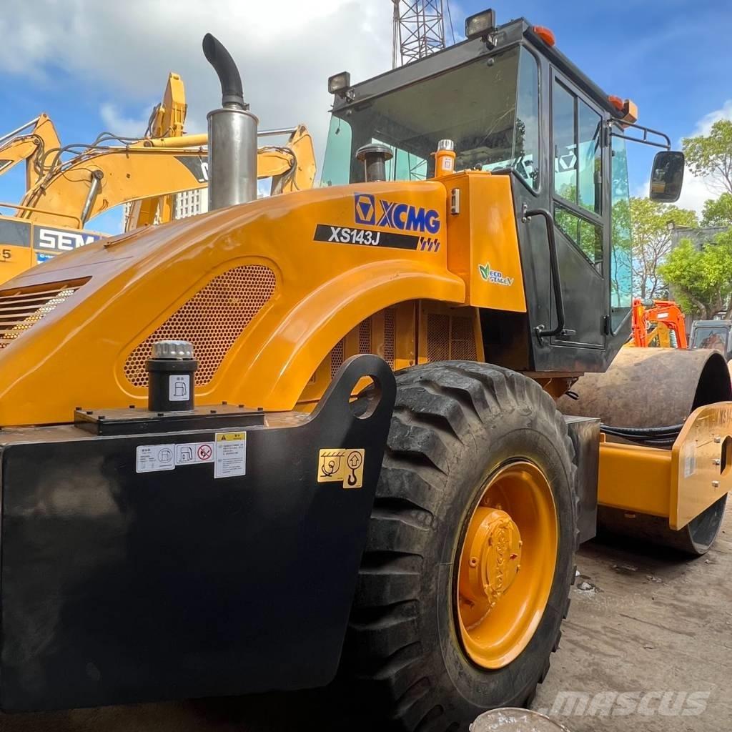XCMG XS 143 Single drum rollers
