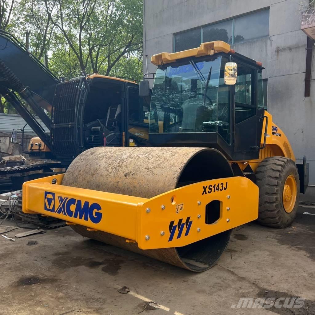 XCMG XS 143 Single drum rollers