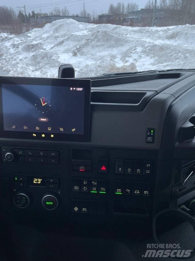 Volvo FM 500 Truck mounted cranes