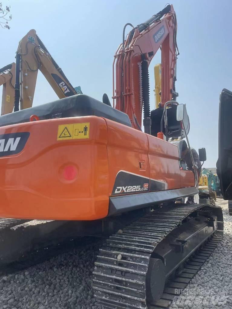 Doosan DX 225LC-9C Crawler excavators