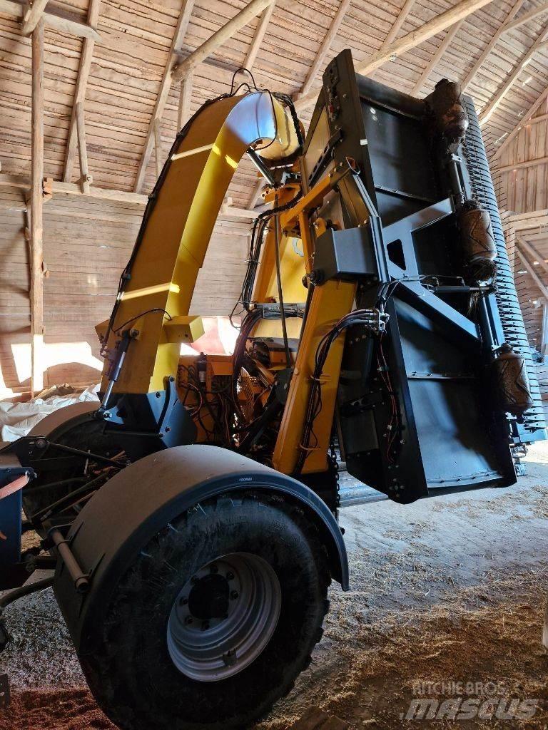Elho Cobra 7710 T Forage harvesters