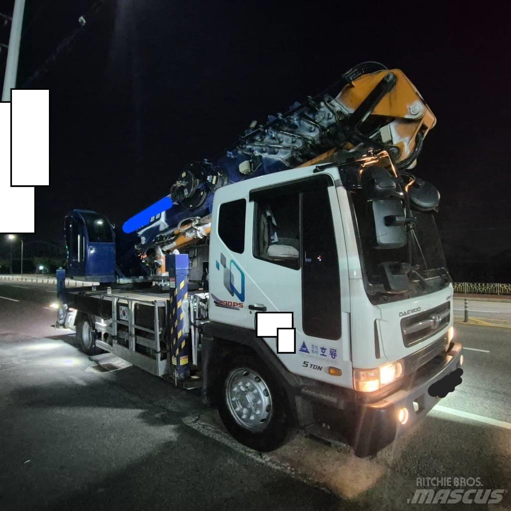 Horyong MR400A Truck mounted platforms