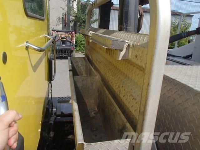 Kenworth T 880 Truck mounted cranes