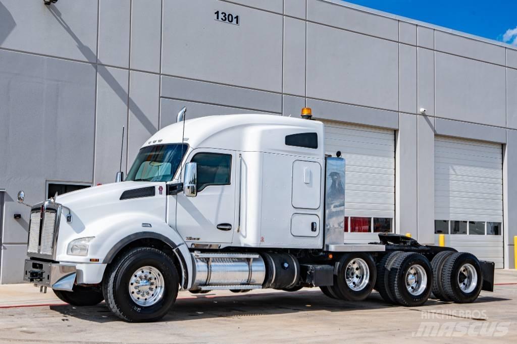 Kenworth T 880 Prime Movers