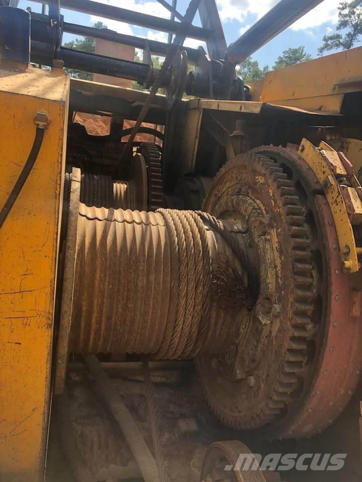 Bucyrus 65 D Track mounted cranes