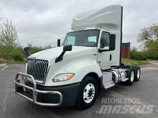 International LT 625 Prime Movers