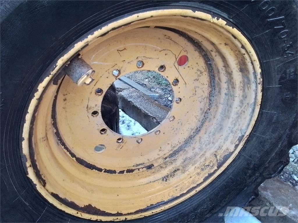 Rottne H20 20x34 Tyres, wheels and rims