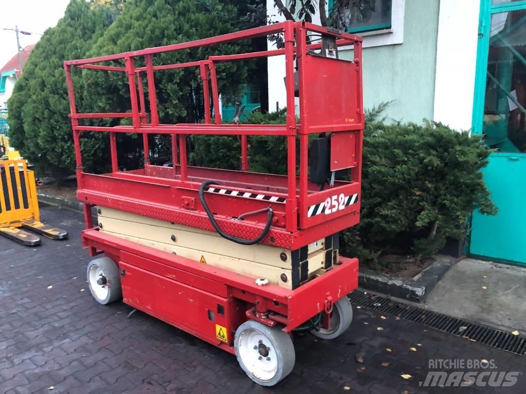 JLG 2030 F3    V-3409 Used Personnel lifts and access elevators