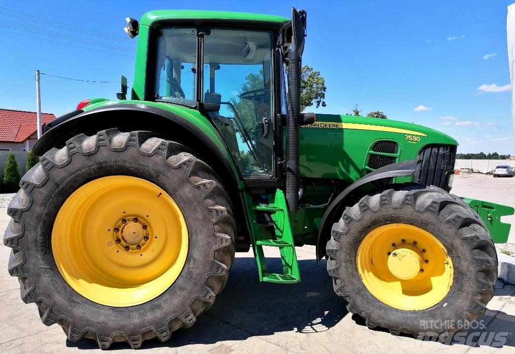 John Deere 7530 Tractors