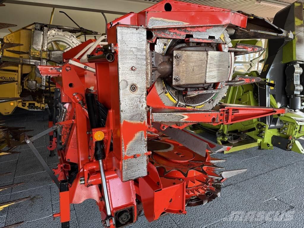 Kemper 345. Champion Forage harvesters