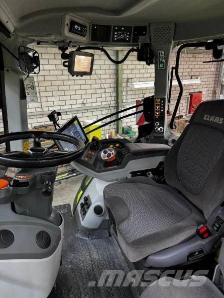 CLAAS AXION 830 Tractors