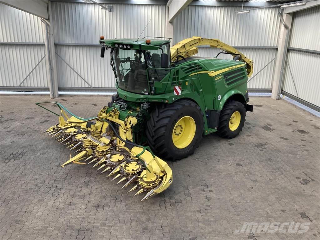 John Deere 8300 Forage harvesters