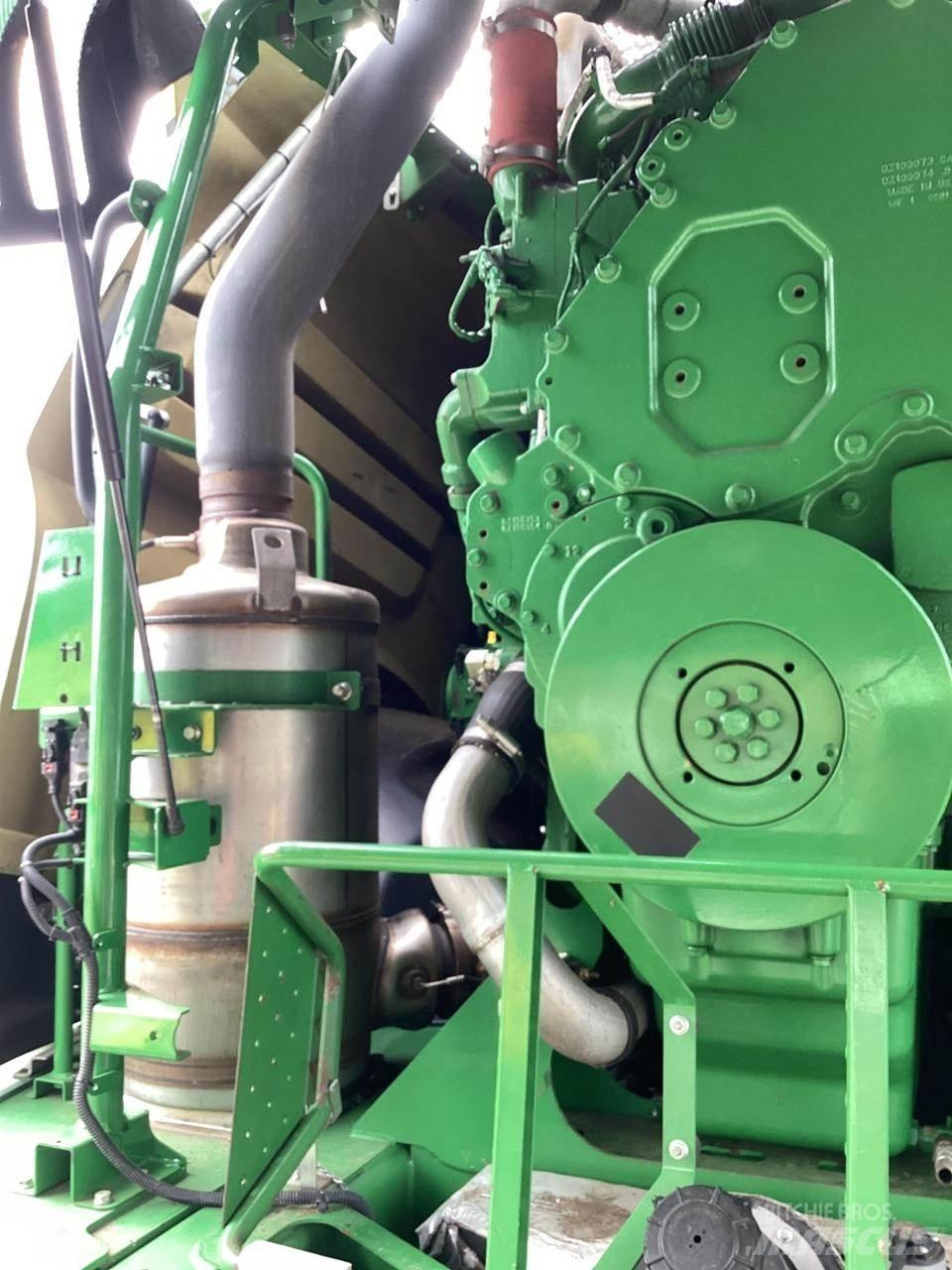 John Deere 8300 Forage harvesters