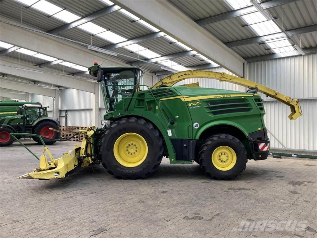 John Deere 8300 Forage harvesters