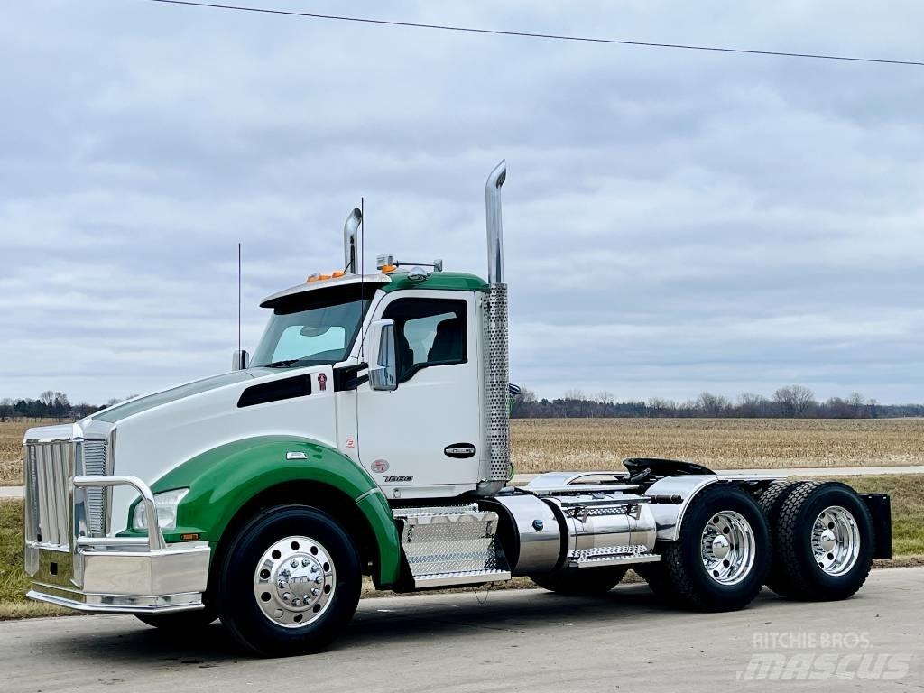 Kenworth T 880 Prime Movers
