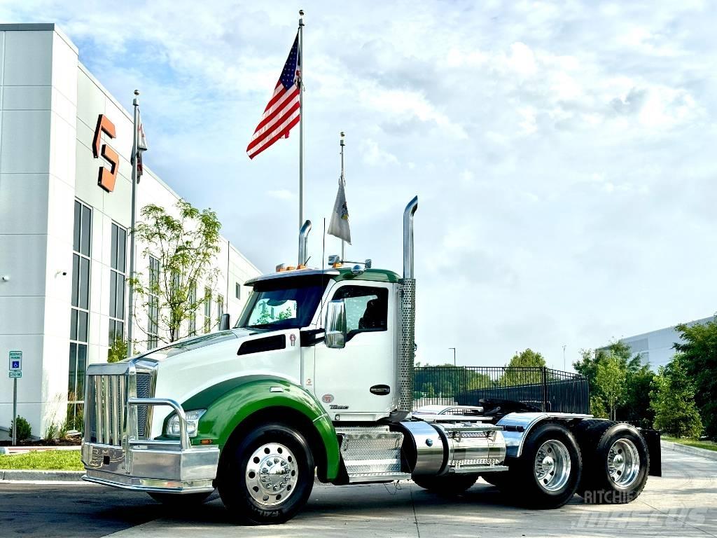 Kenworth T 880 Prime Movers