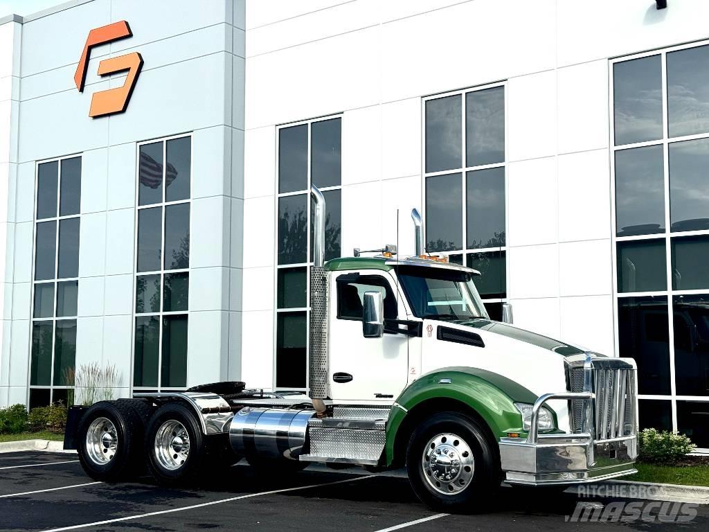 Kenworth T 880 Prime Movers