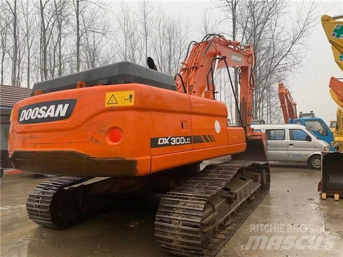Doosan DX 300 Crawler excavators