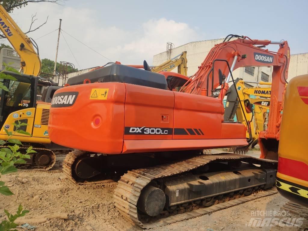 Doosan DX 300 Crawler excavators