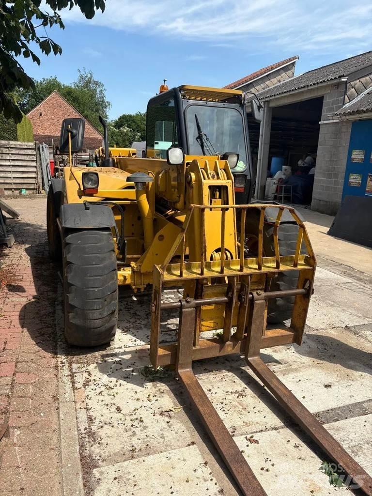 CAT TH62 Telehandlers