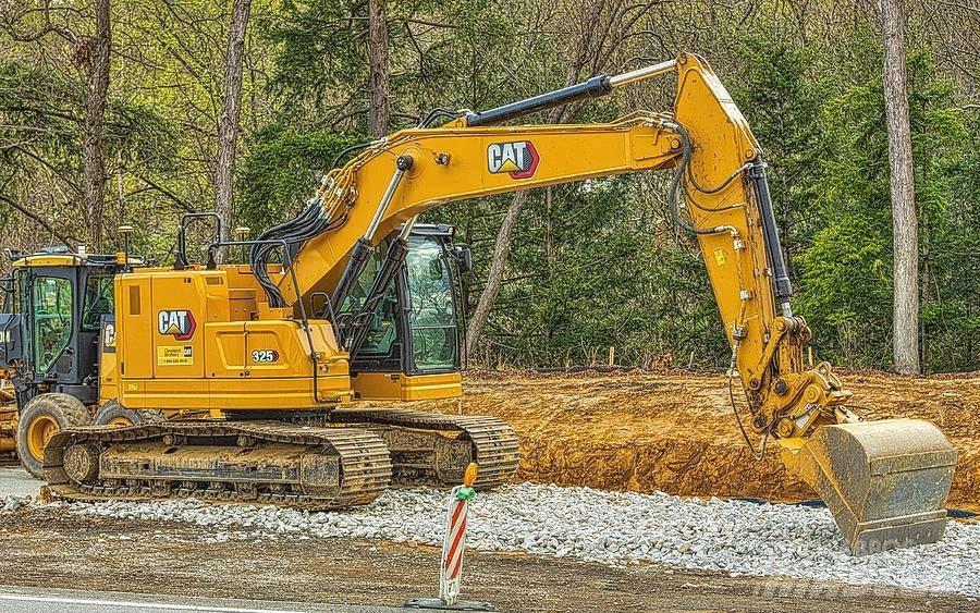 CAT CAT325 Mini excavators  7t - 12t