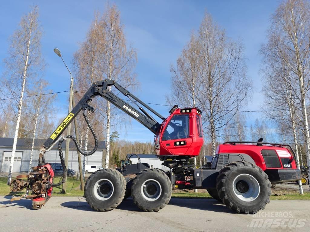 Komatsu 951 Harvesters