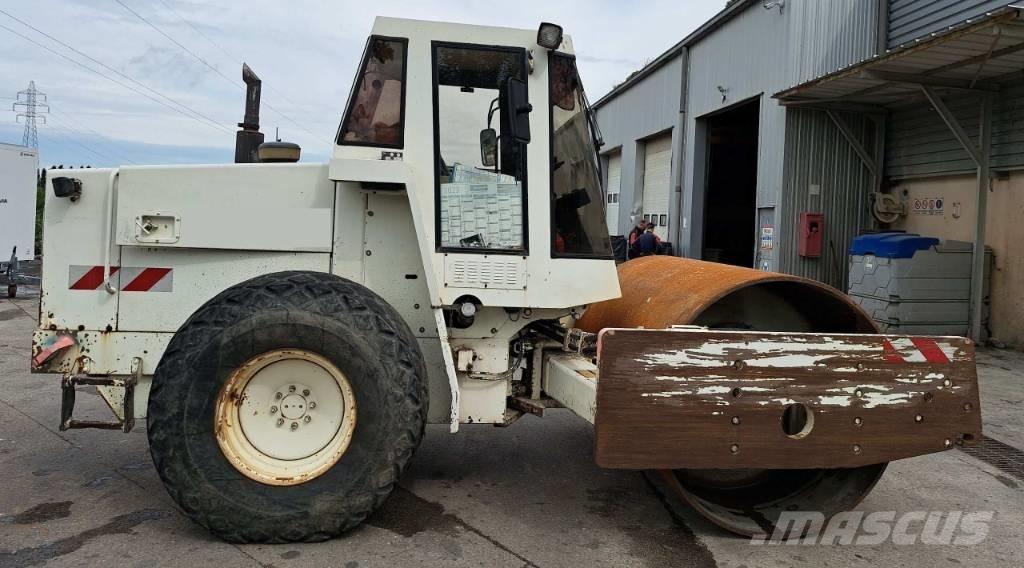 CAT CS583 C Single drum rollers