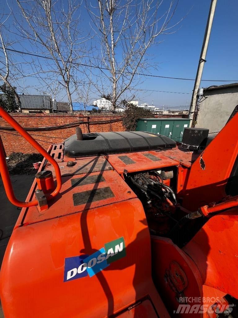 Doosan DH 225 LC-7 Crawler excavators