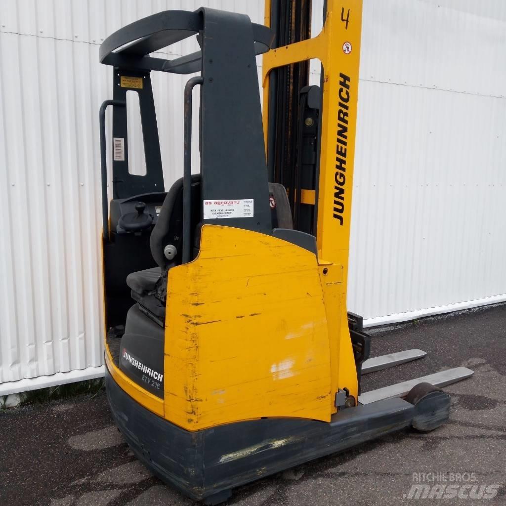 Jungheinrich ETV 216 Reach truck