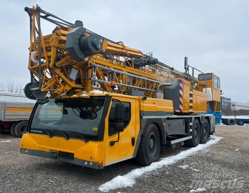  libherr MK63 Self-erecting cranes