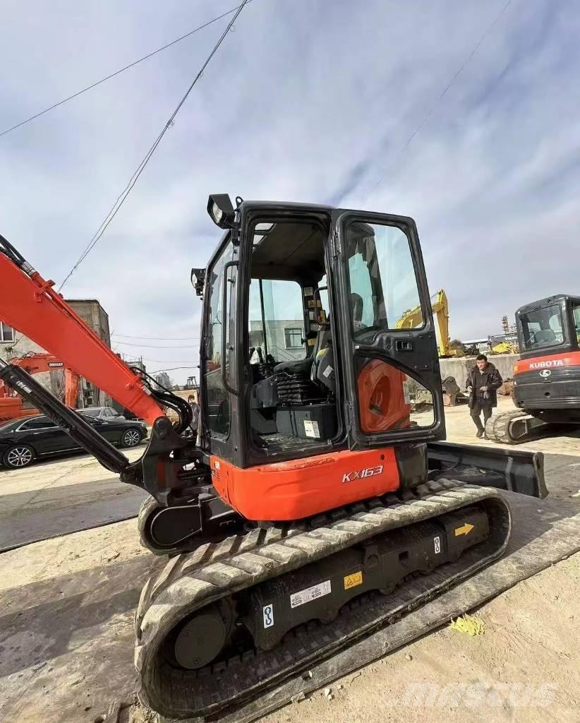 Kubota 163 Crawler excavators