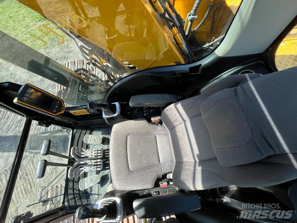 JCB JS 220 LC Crawler excavators