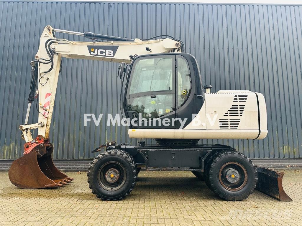 JCB JS 145 W Wheeled excavators